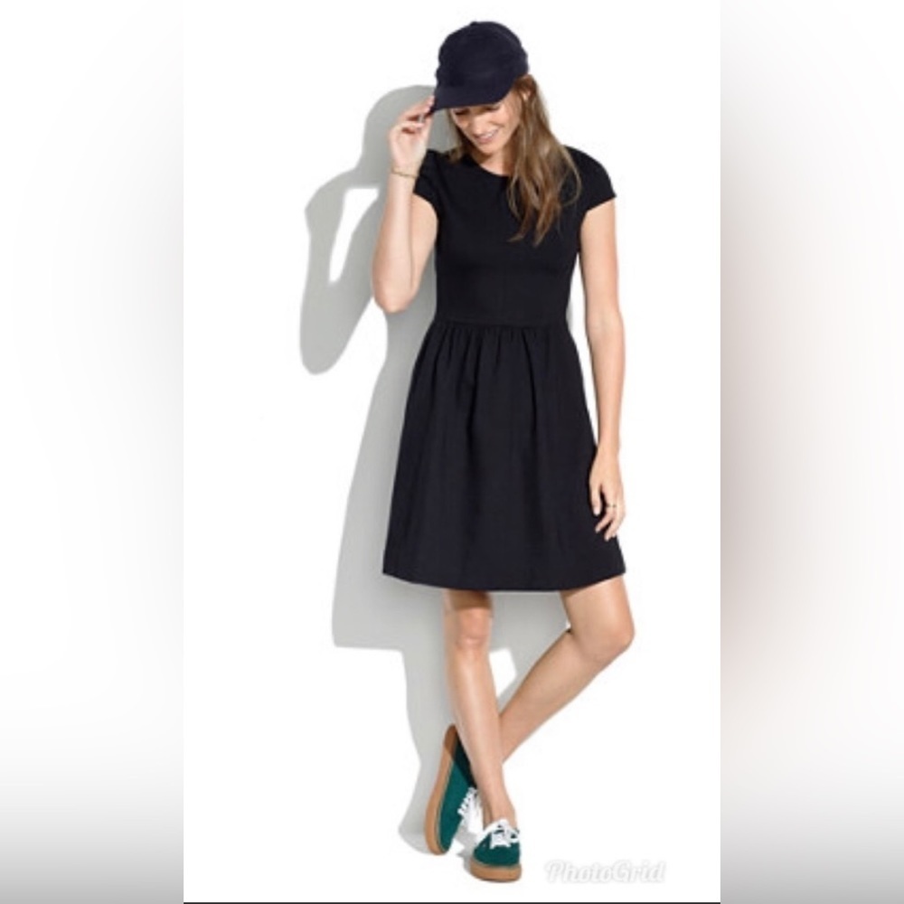 Madewell ponte screenplay black dress with two side pockets Size XS